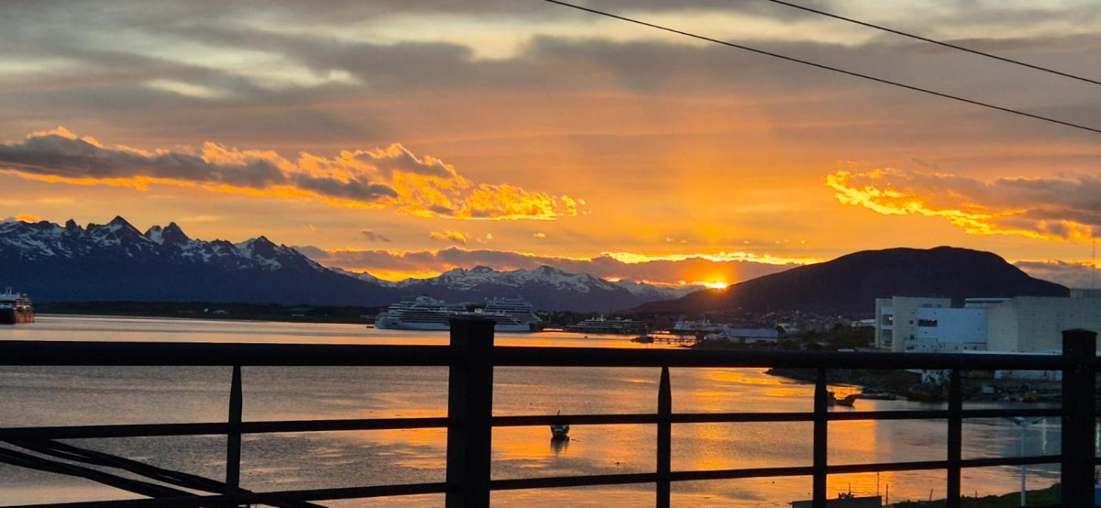 Balcones Del Beagle Apart Ushuaia Buitenkant foto